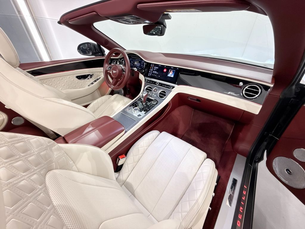 Bentley Continental GTC 2022