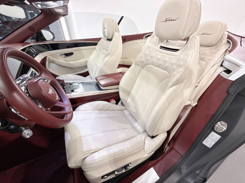 Bentley Continental GTC 2022