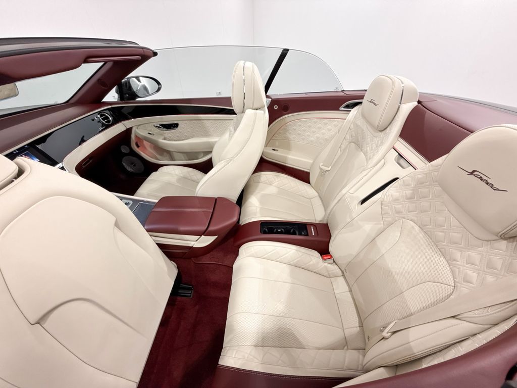 Bentley Continental GTC 2022
