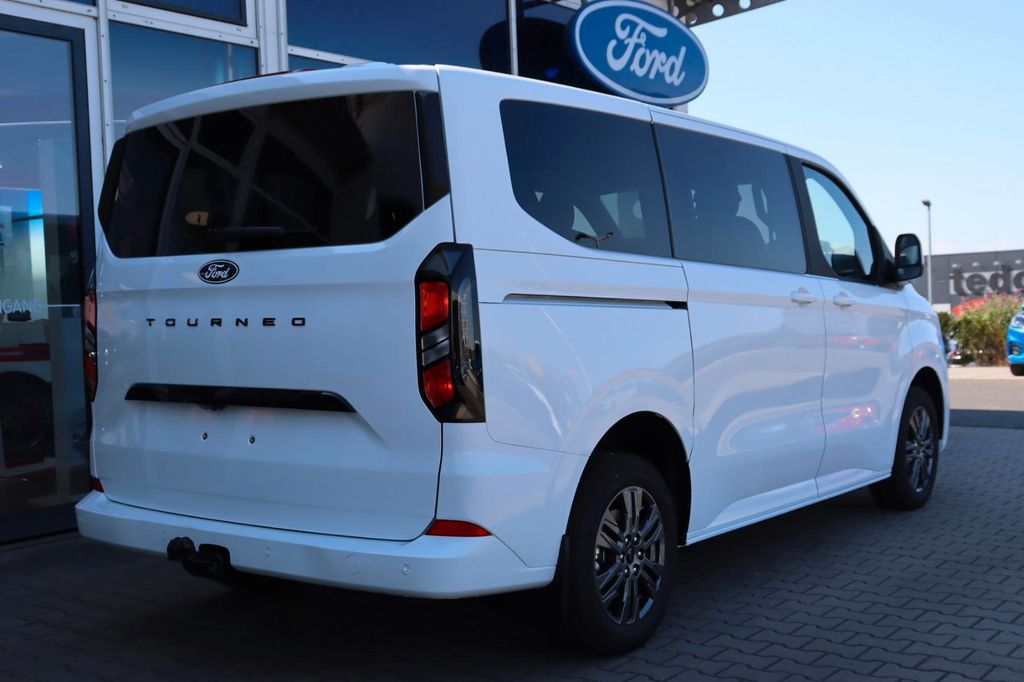 Ford Tourneo Custom 2025