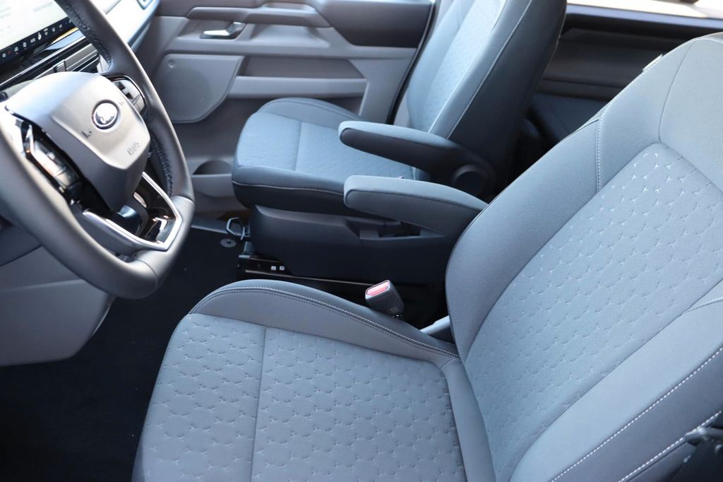 Ford Tourneo Custom 2025