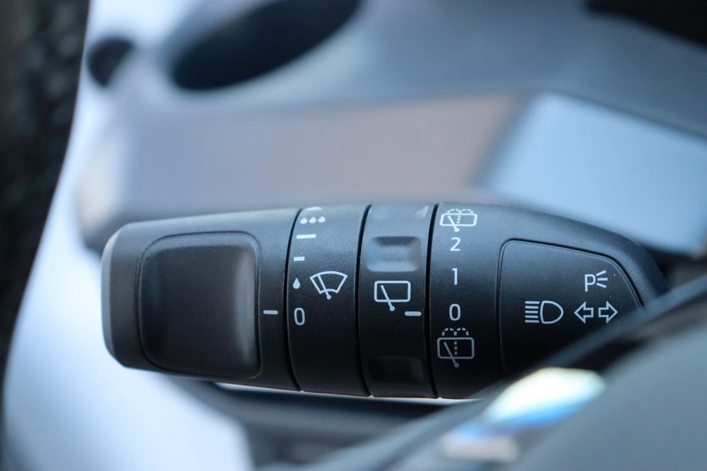 Ford Tourneo Custom 2025