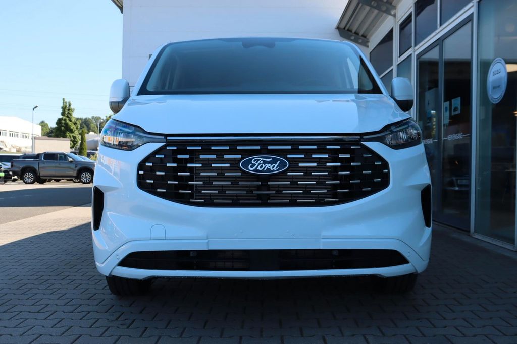 Ford Tourneo Custom 2025