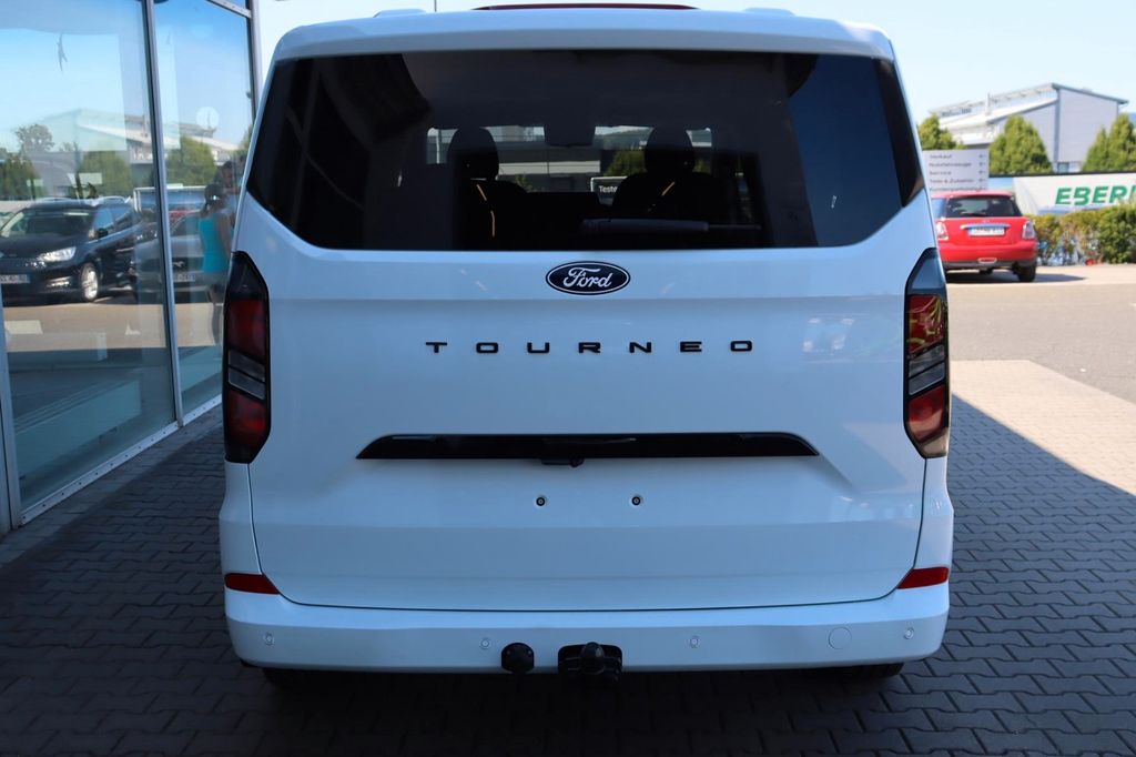 Ford Tourneo Custom 2025
