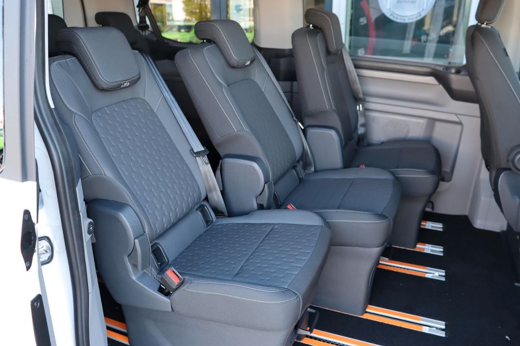 Ford Tourneo Custom 2025