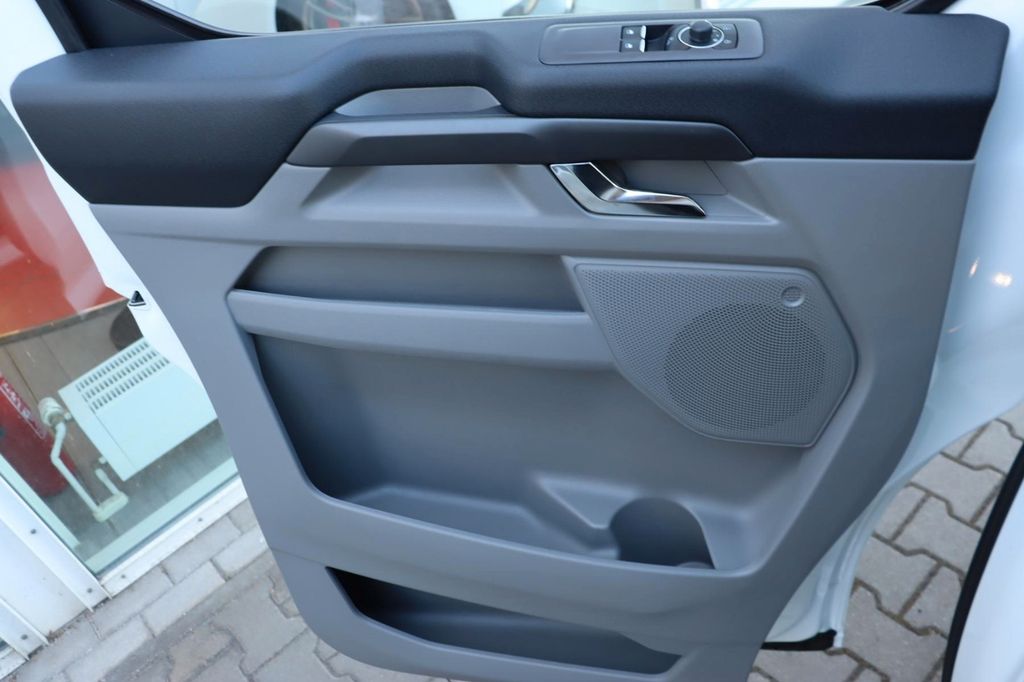 Ford Tourneo Custom 2025