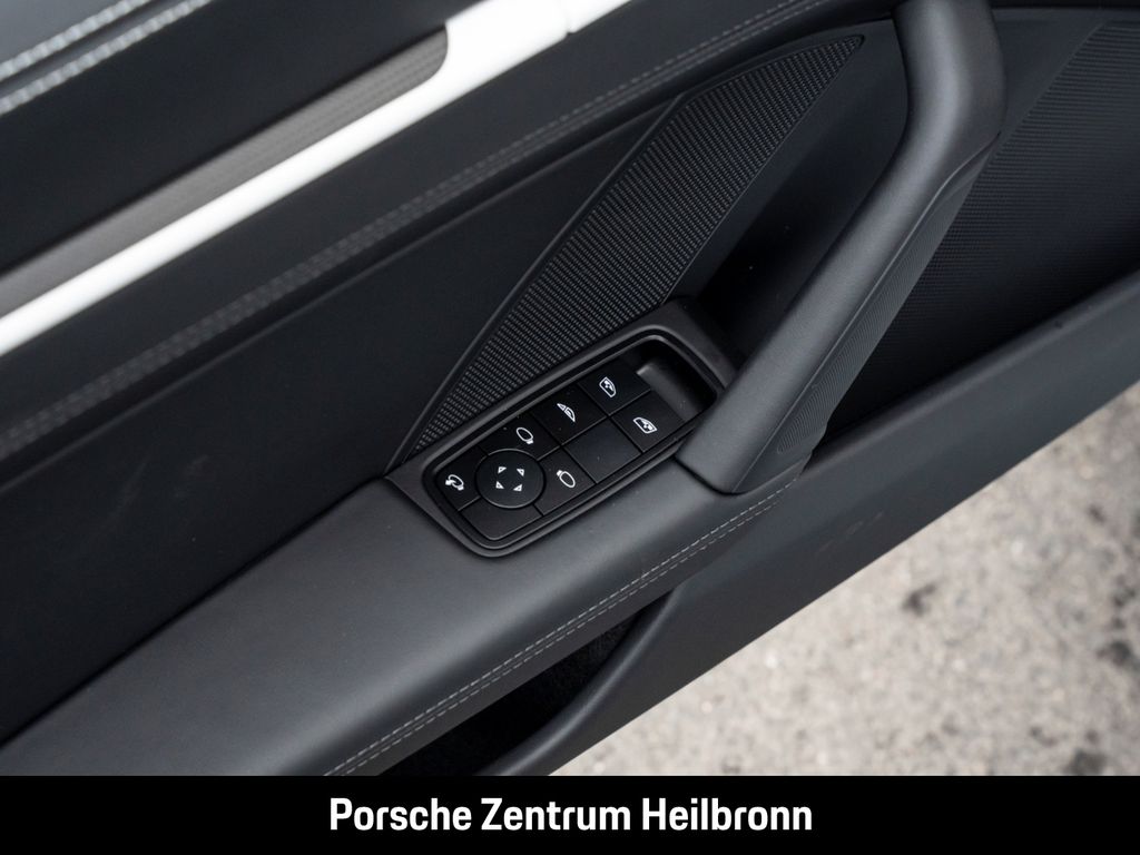 Porsche 992 2025