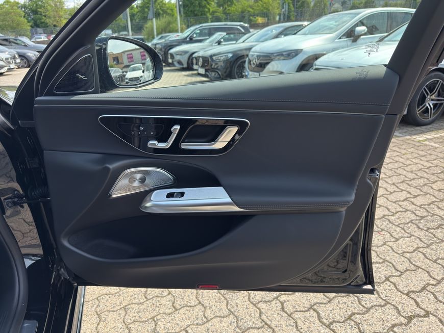 Mercedes-Benz E 300 2025