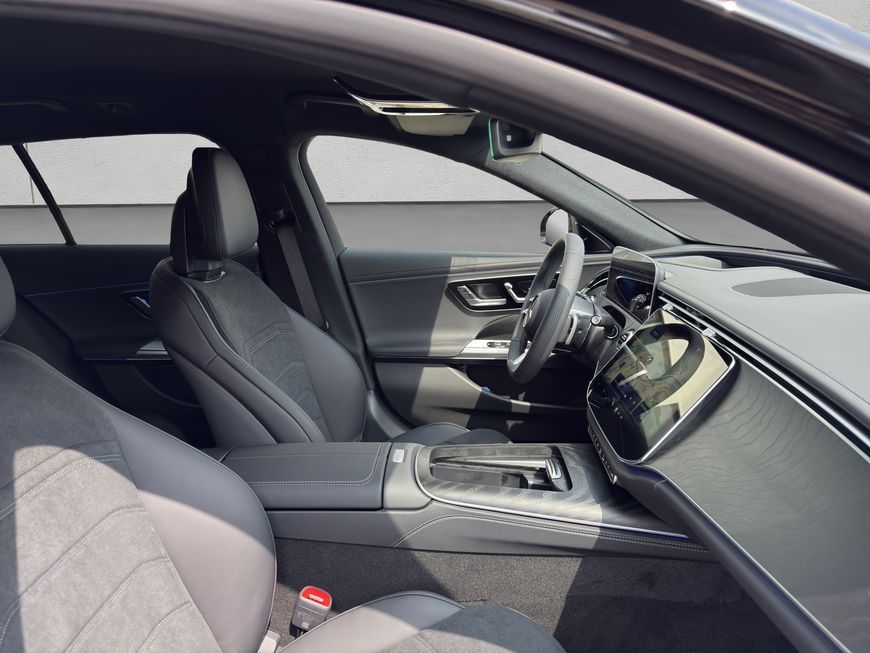 Mercedes-Benz E 300 2025