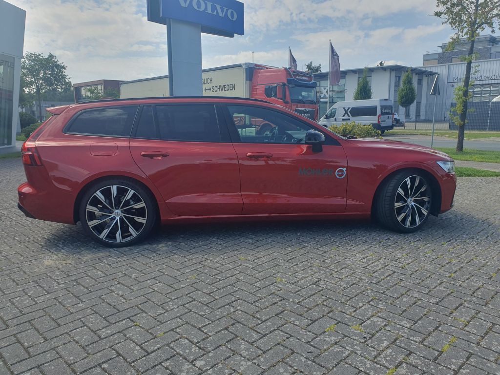 Volvo V60 2024