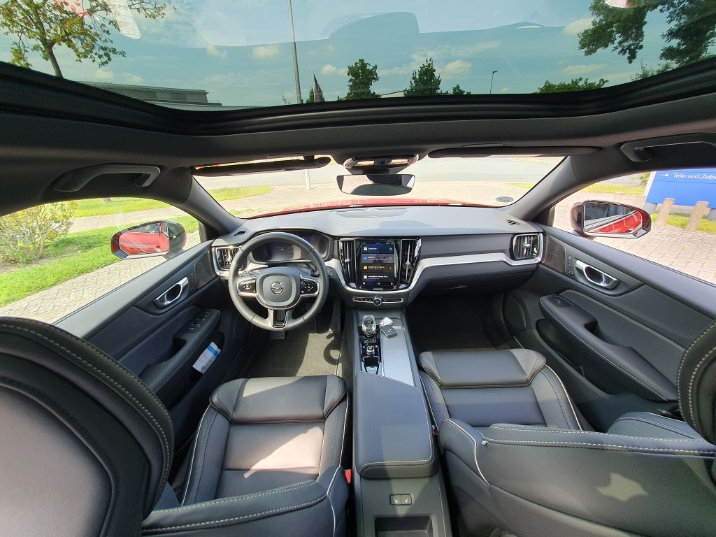 Volvo V60 2024