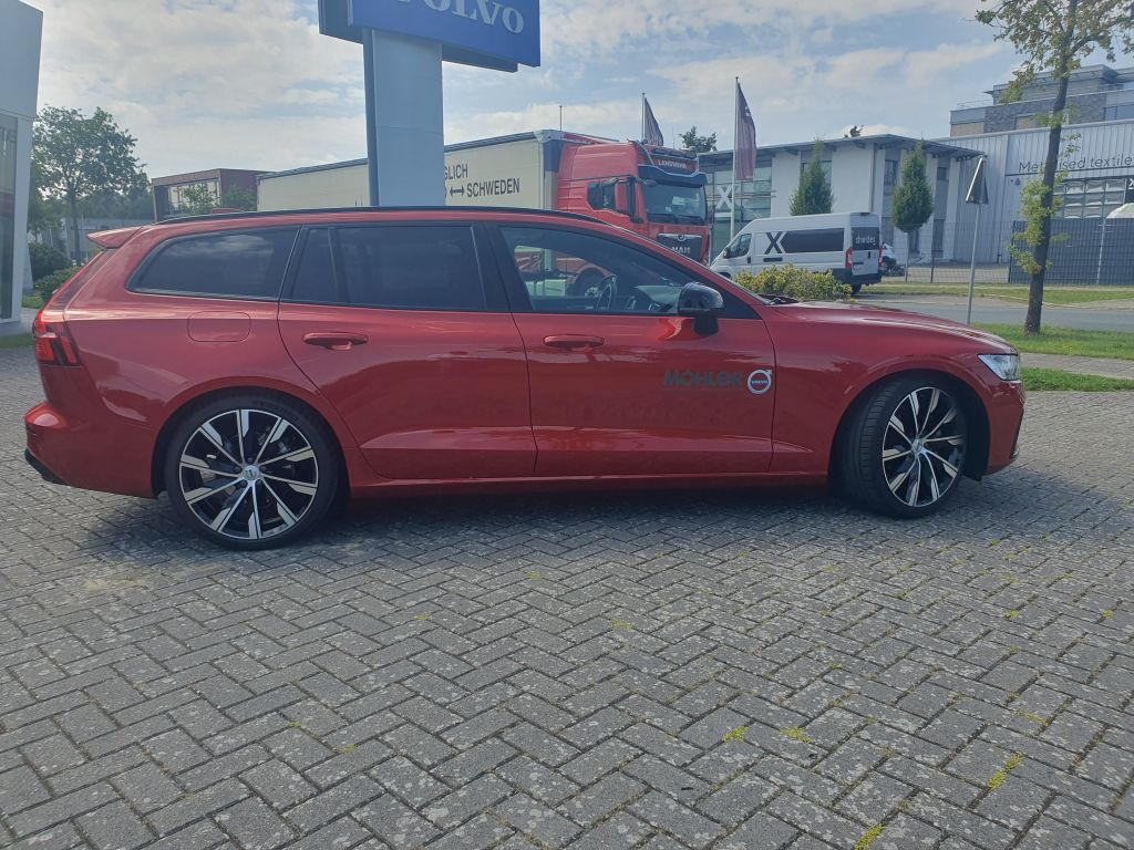 Volvo V60 2024