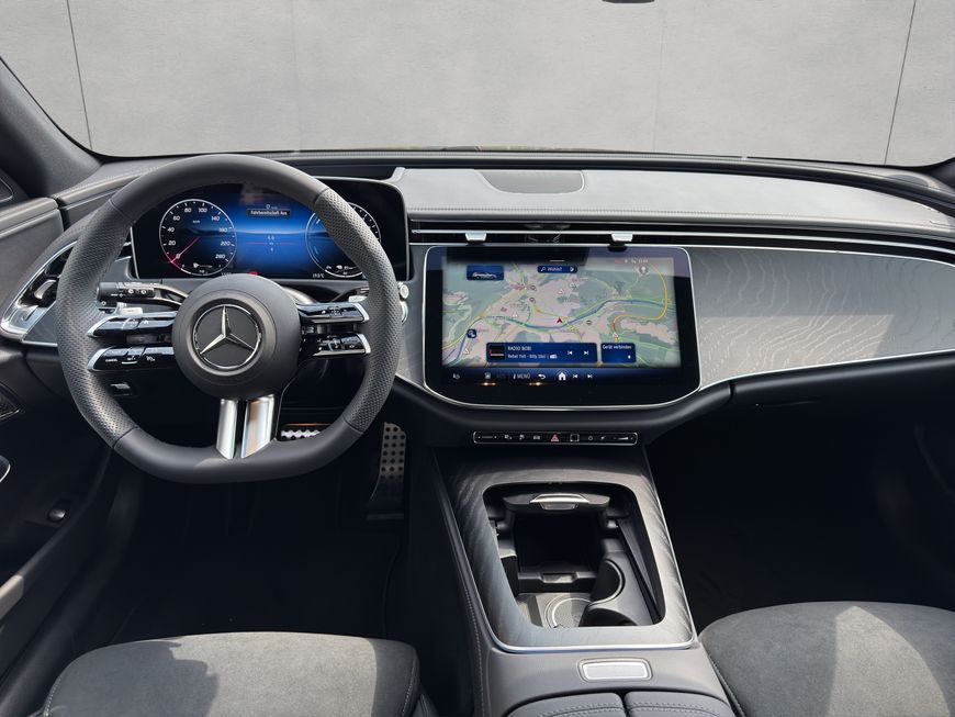 Mercedes-Benz E 300 2025