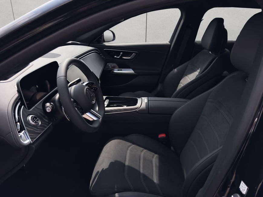 Mercedes-Benz E 300 2025