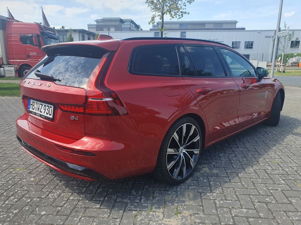 Volvo V60 2024