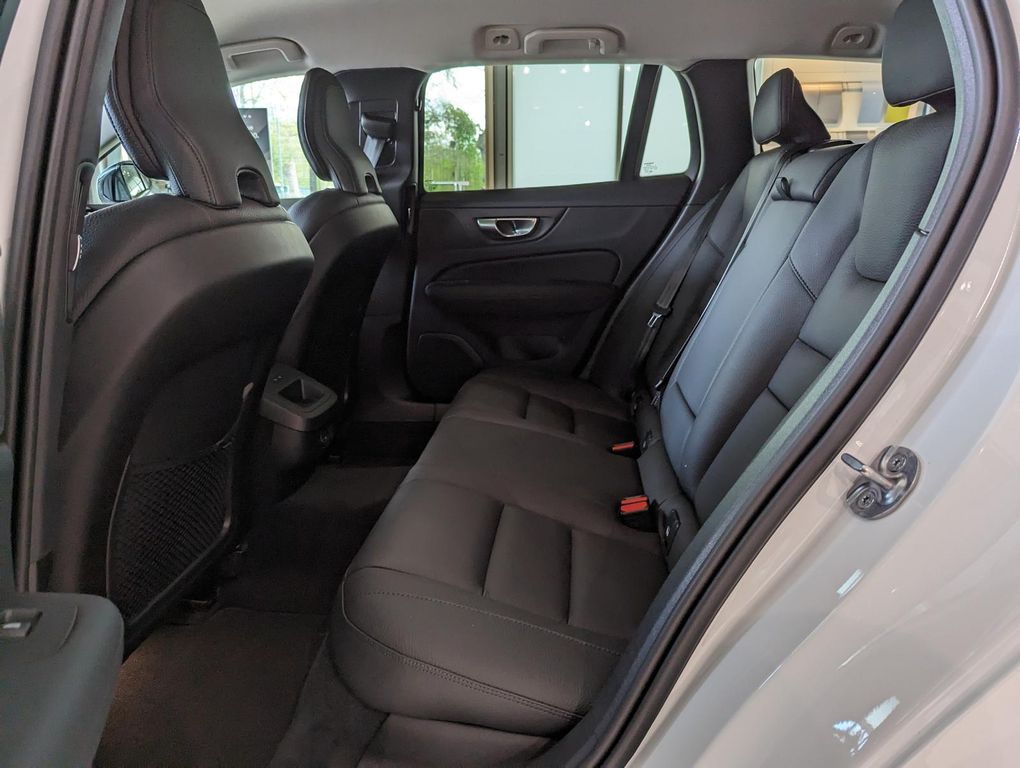 Volvo V60 2024