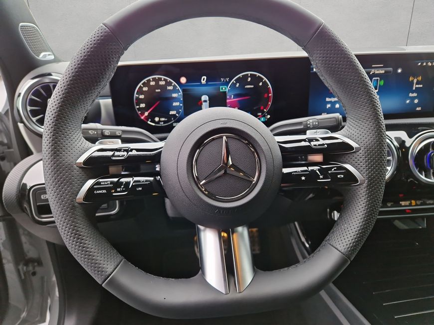 Mercedes-Benz A 180 2025