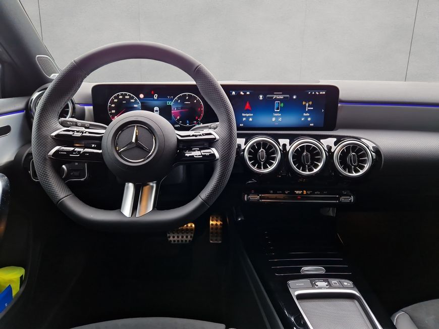 Mercedes-Benz A 180 2025