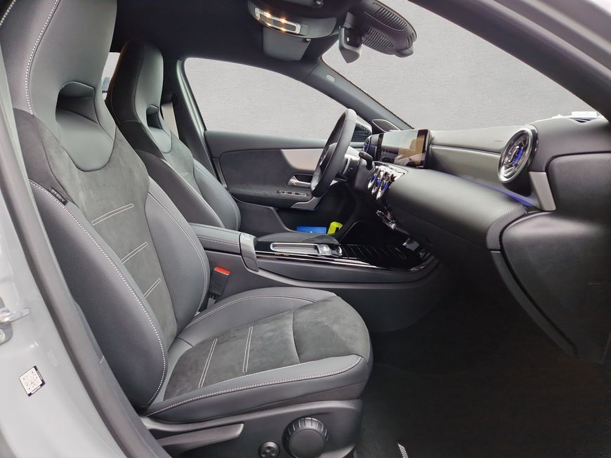 Mercedes-Benz A 180 2025