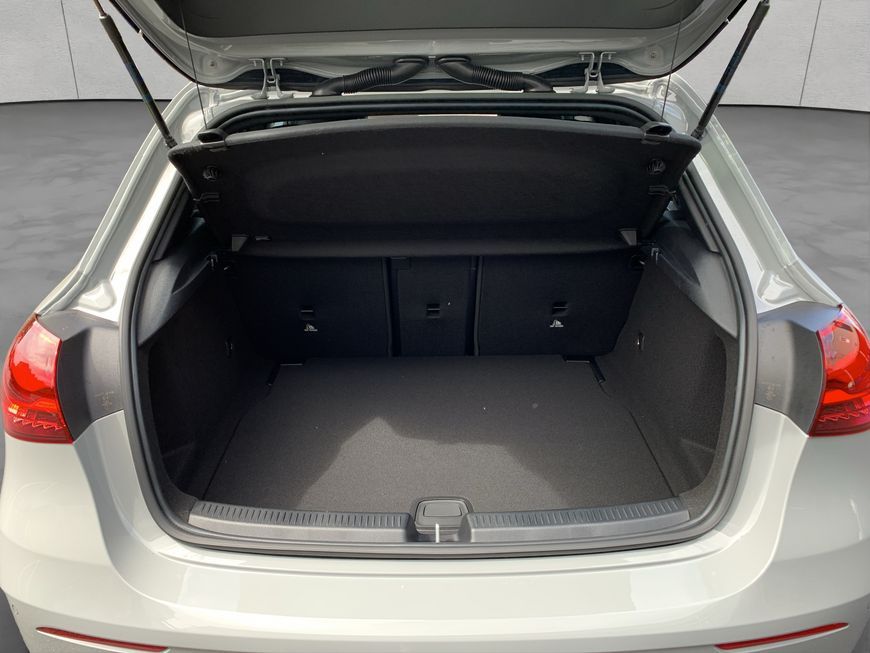 Mercedes-Benz A 180 2025