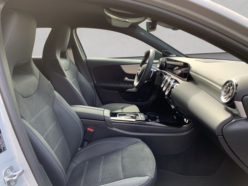 Mercedes-Benz A 180 2025