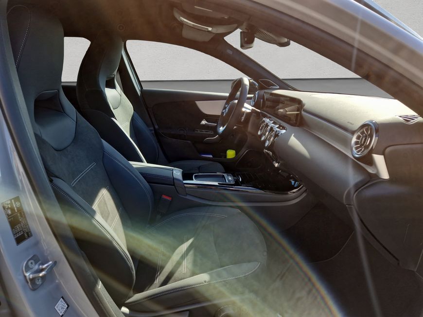 Mercedes-Benz A 180 2025