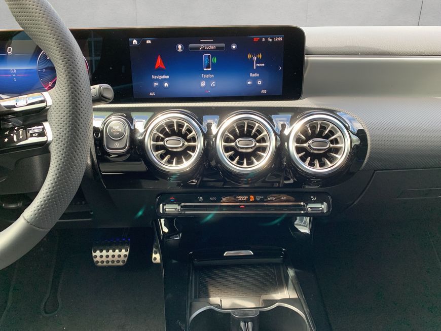 Mercedes-Benz A 180 2025