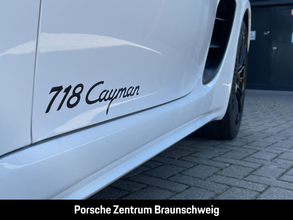 Porsche Cayman 2024