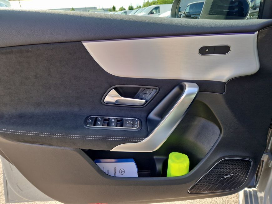 Mercedes-Benz A 180 2025