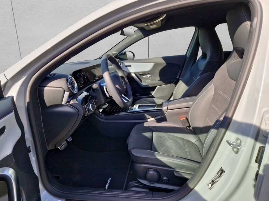 Mercedes-Benz A 180 2025