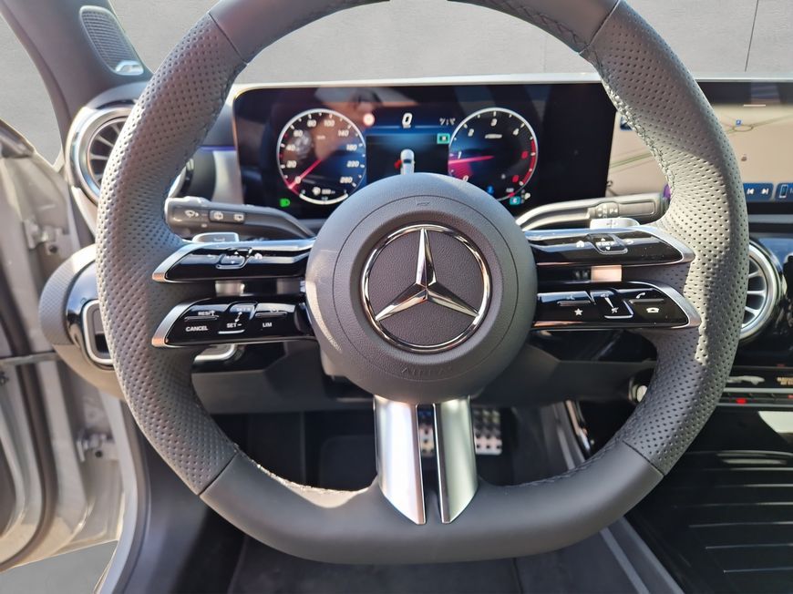 Mercedes-Benz A 180 2025