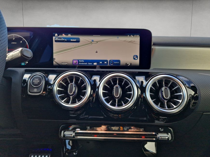 Mercedes-Benz A 180 2025