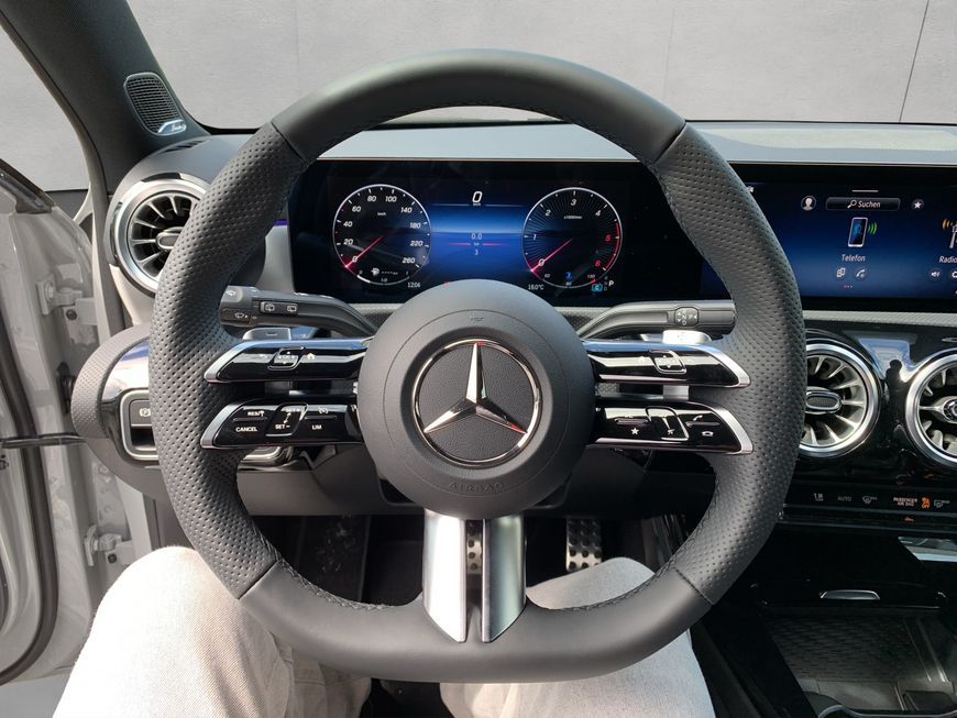 Mercedes-Benz A 180 2025