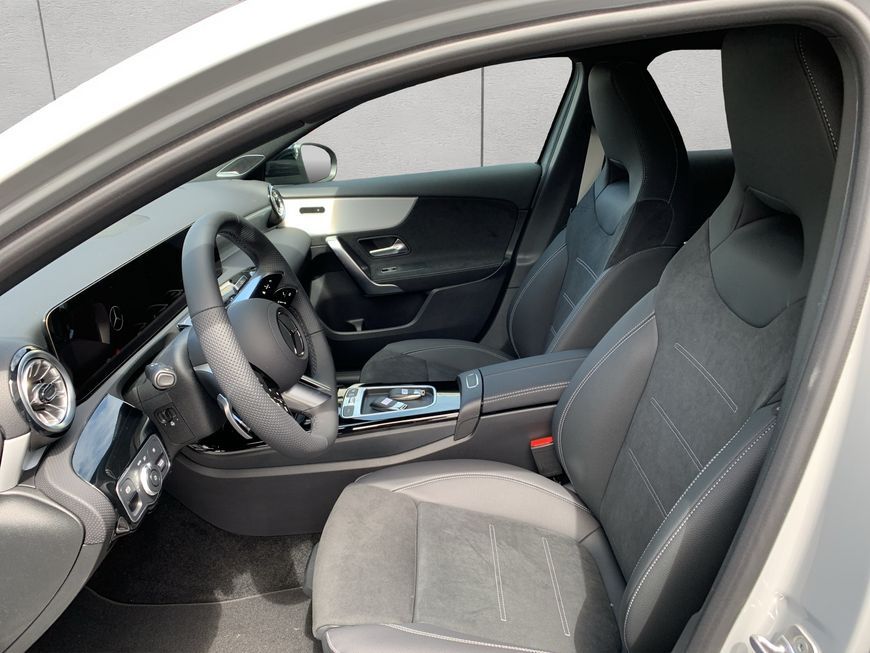 Mercedes-Benz A 180 2025