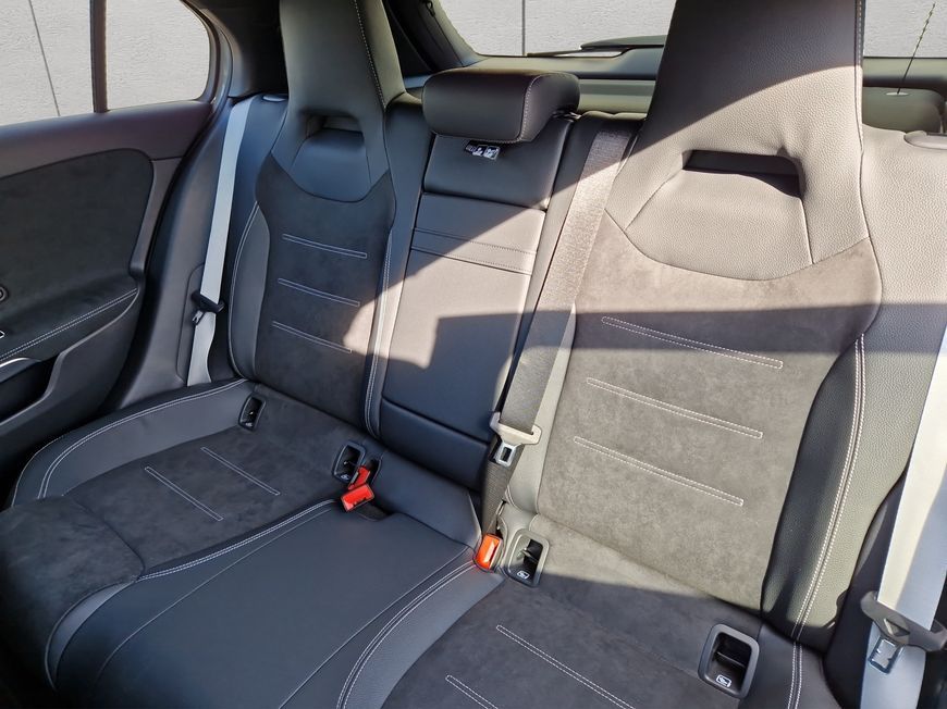 Mercedes-Benz A 180 2025