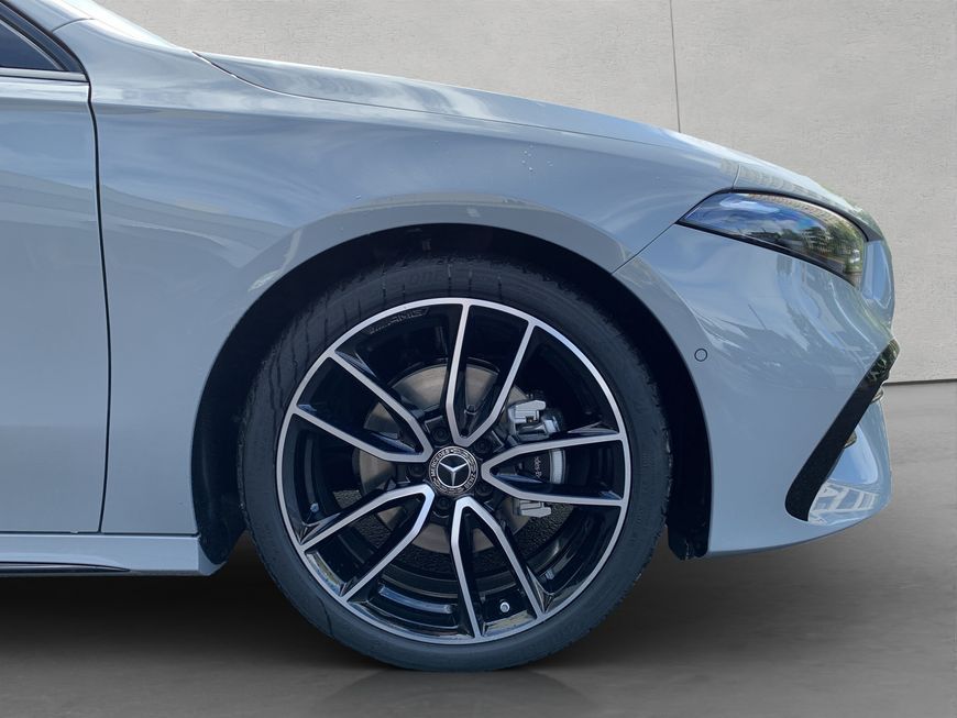 Mercedes-Benz A 180 2025