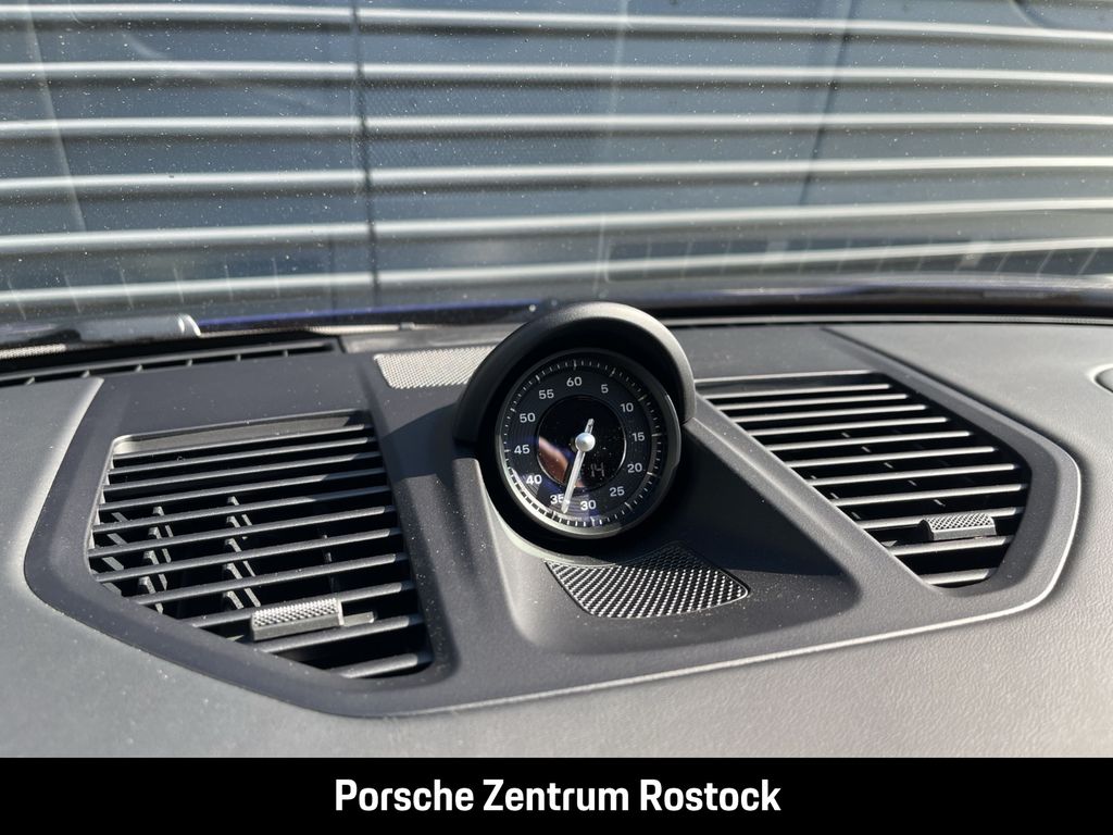 Porsche 992 2025