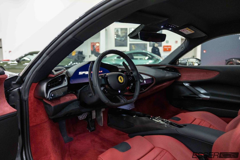 Ferrari SF90 2024