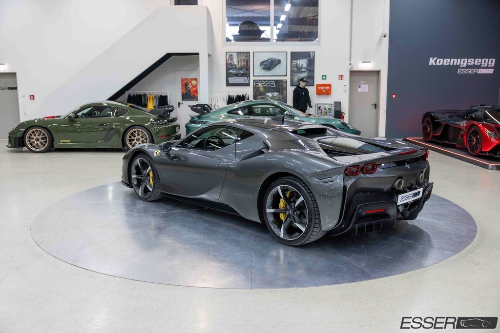 Ferrari SF90 2024