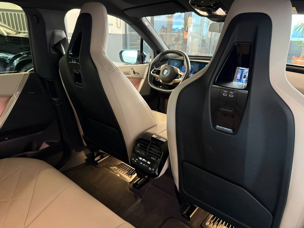 BMW iX 2023
