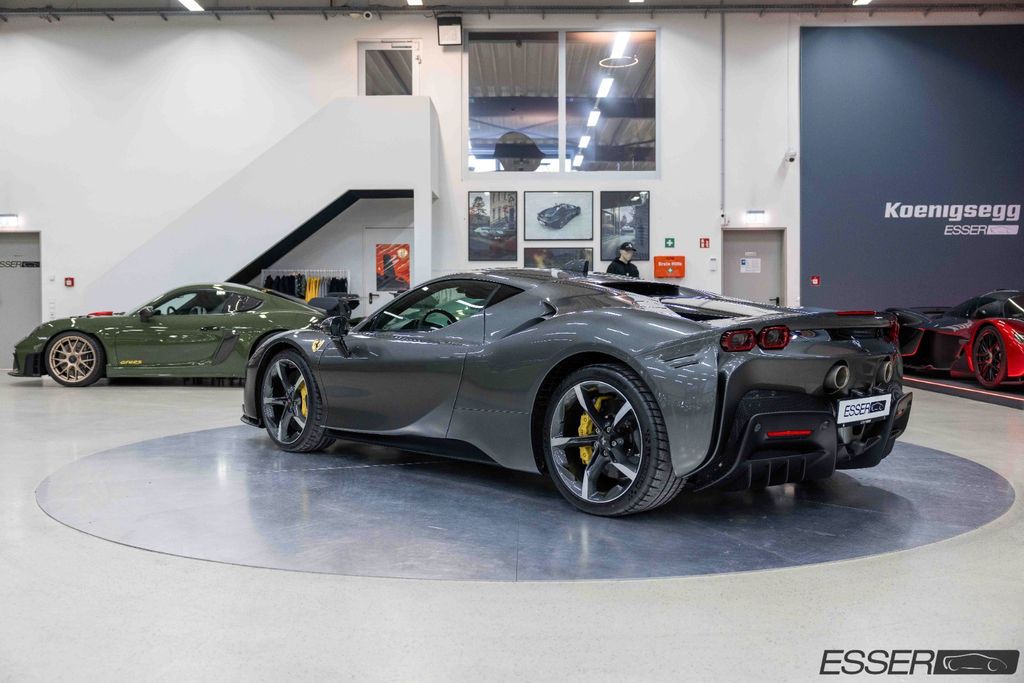 Ferrari SF90 2024