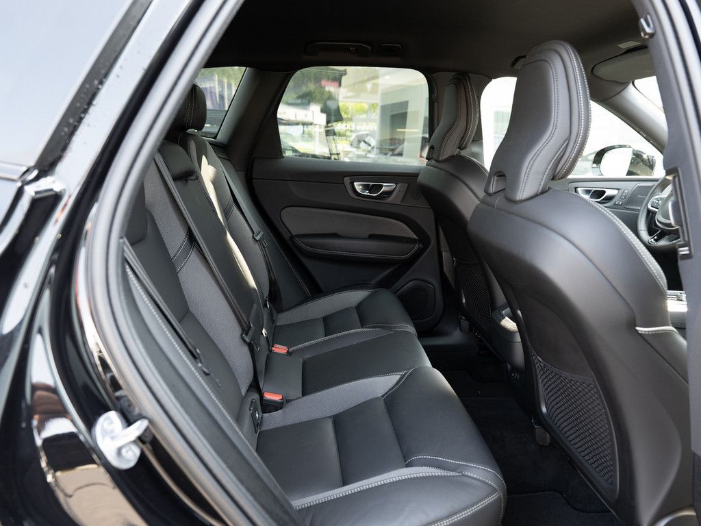 Volvo XC60 2025