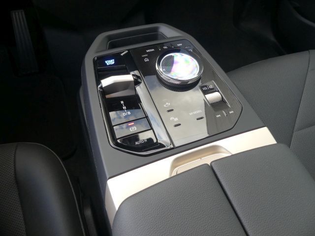 BMW iX 2024