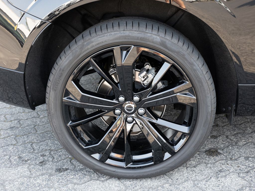 Volvo XC60 2025