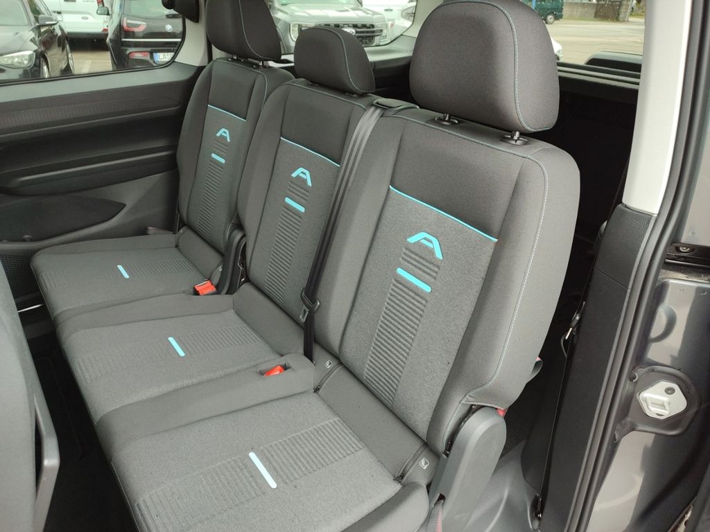 Ford Grand Tourneo 2025