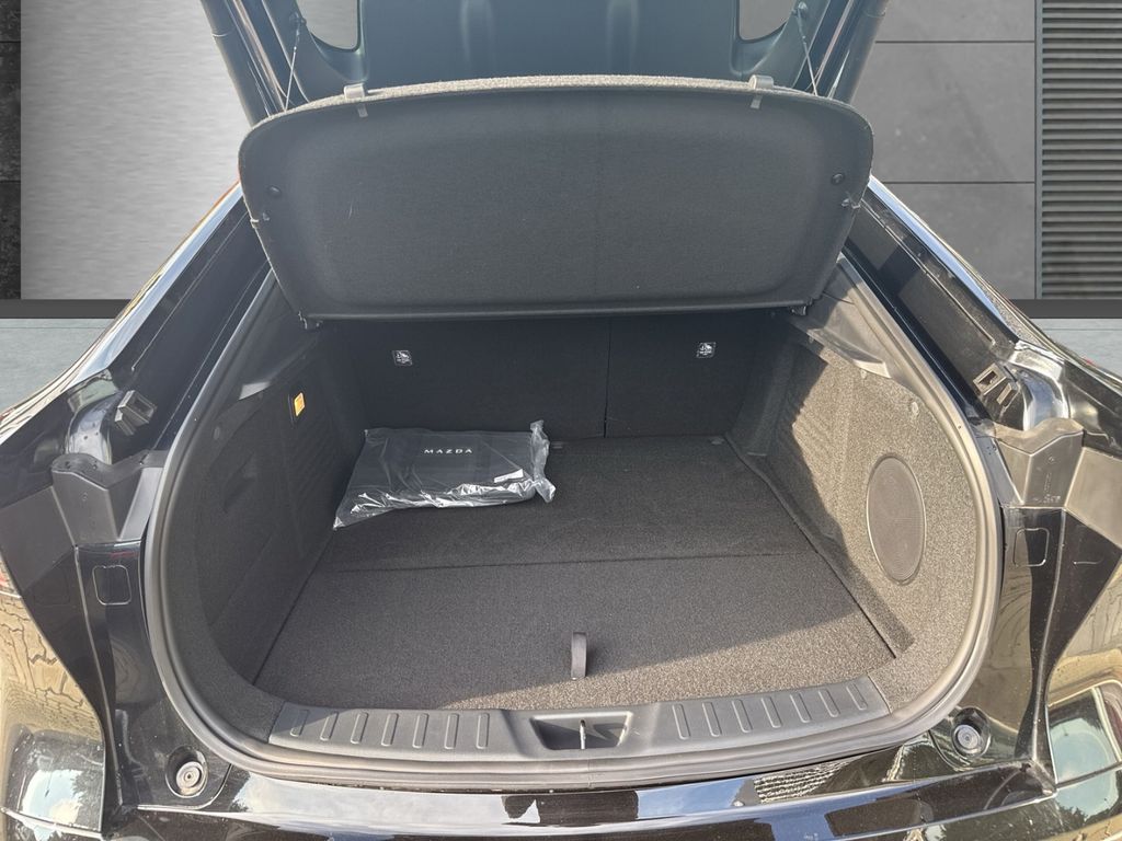 Mazda 6e 2025