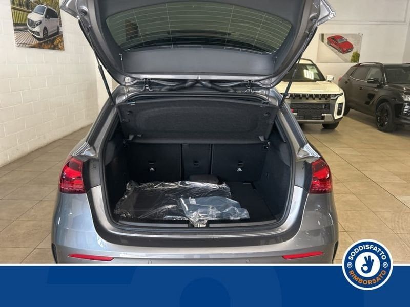 Mercedes-Benz A 180 2025