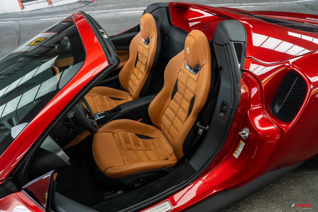 Ferrari 296 GTS 2024