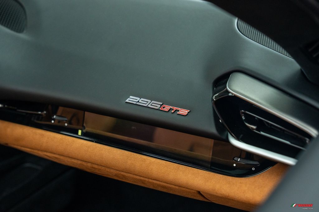 Ferrari 296 GTS 2024