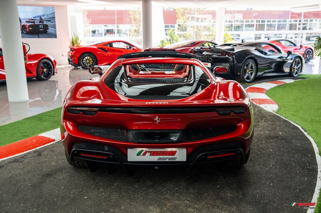 Ferrari 296 GTS 2024